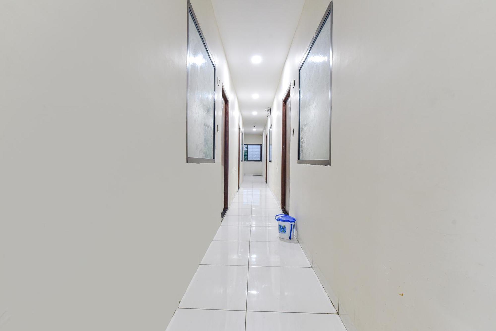 Fabexpress Devani Palace Ujjain Exterior foto